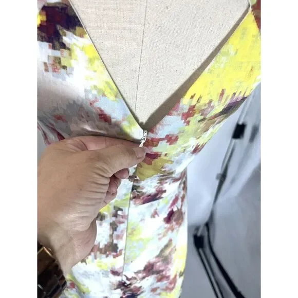 Hunter Bell Dress Size 2 Pixel Floral Sleeveless Open Diamond Back Fit Flare